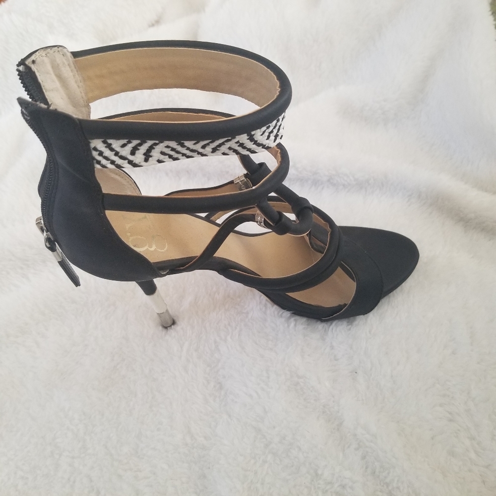 Fun heels - Picture 2 of 4